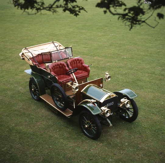 Photo:1906 4-seater Armstrong Whitworth on a Little Wakering lawn