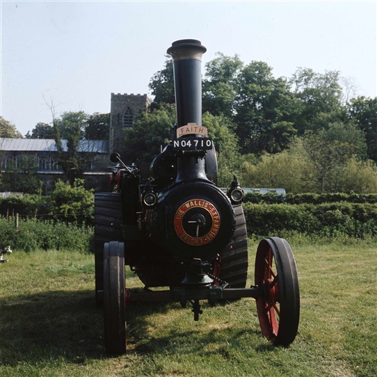 Photo:Steam Traction Engine. There's a clue in this picture...